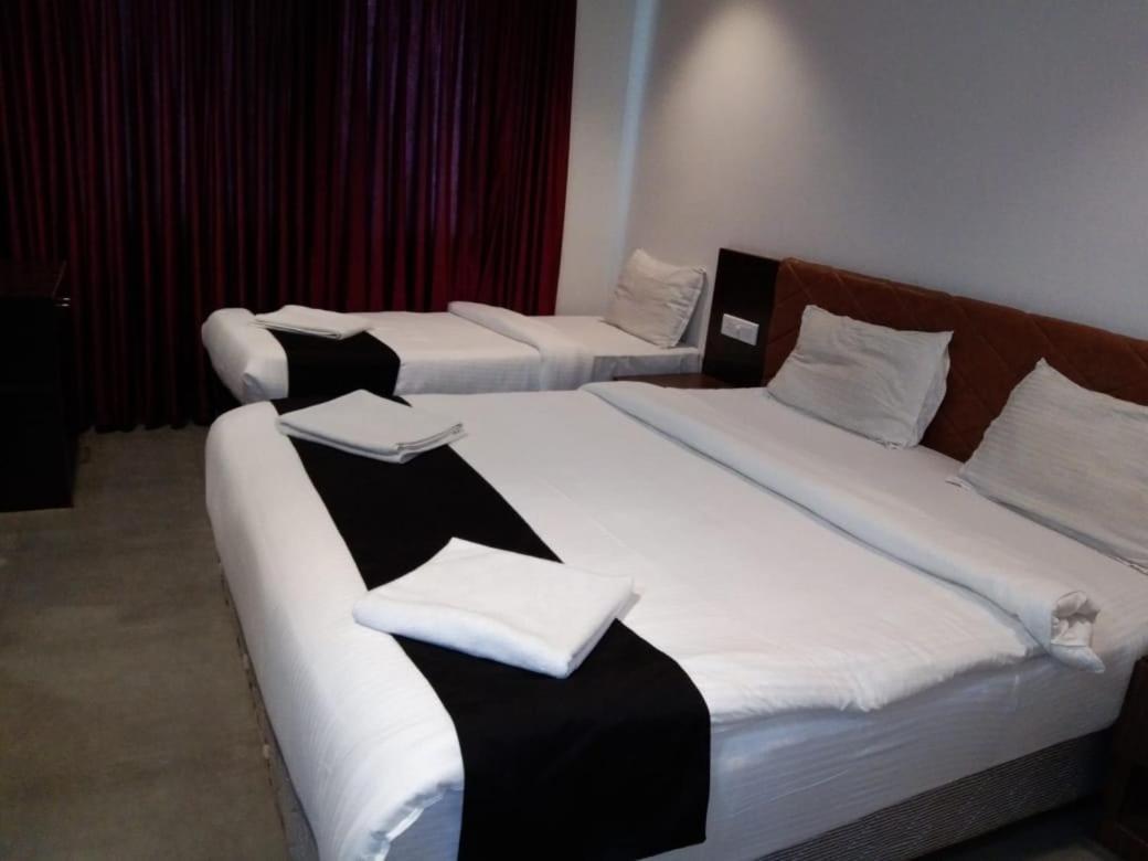 The Southgate Business Hotel 特里凡得琅 外观 照片